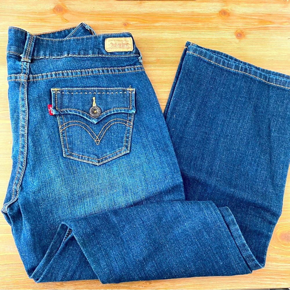 Levi’s SZ 6 | 526 The Original Slender Boot Cut Jean Button Back Pocket Bluejean